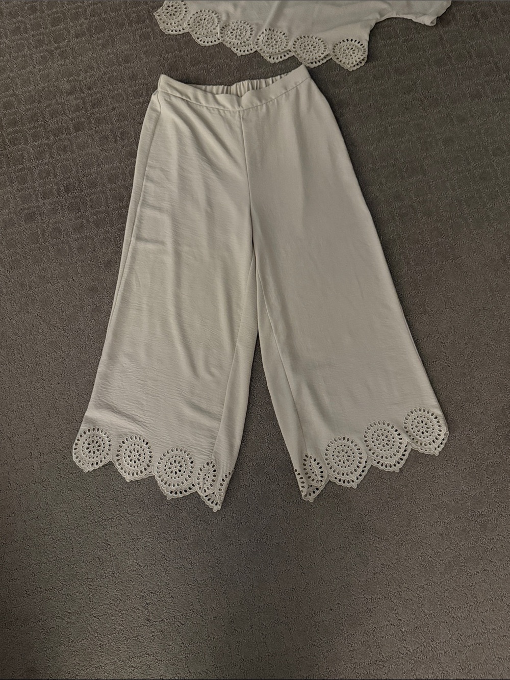 Two piece set - Picture 4 of 5